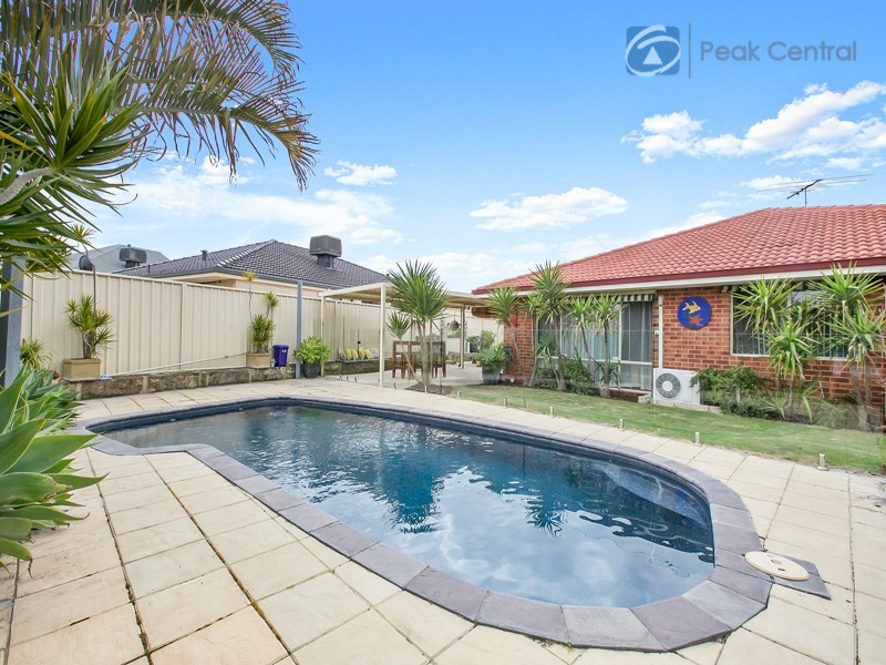 17 Carnegie Pde, Success WA 6164