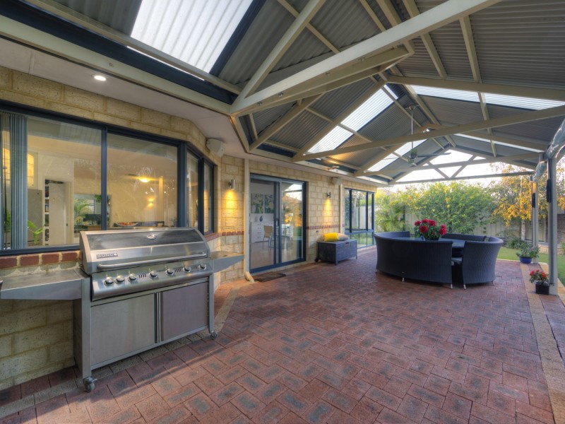 2 Kew Way, Success WA 6164