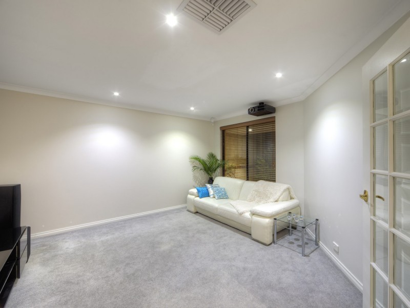 2 Kew Way, Success WA 6164