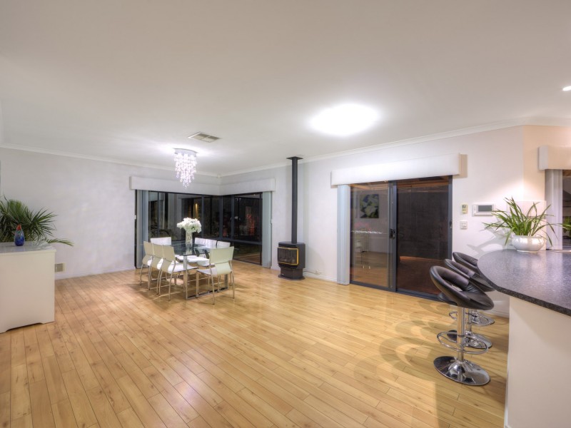 2 Kew Way, Success WA 6164