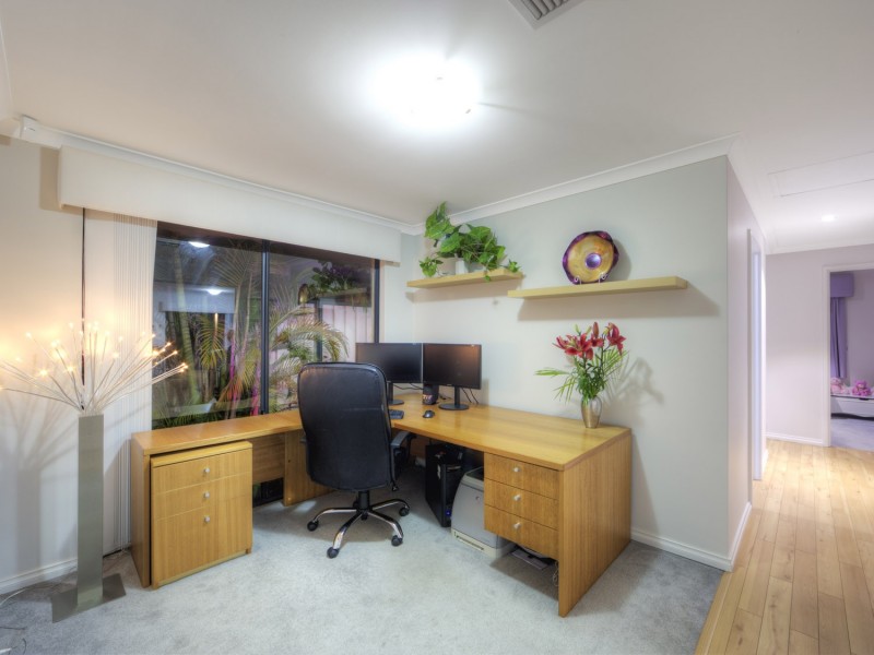 2 Kew Way, Success WA 6164