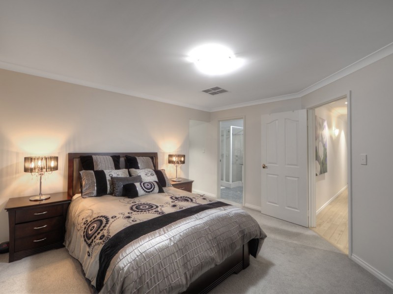 2 Kew Way, Success WA 6164