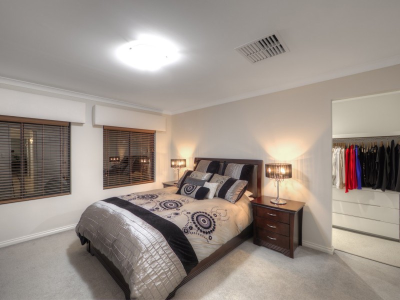 2 Kew Way, Success WA 6164