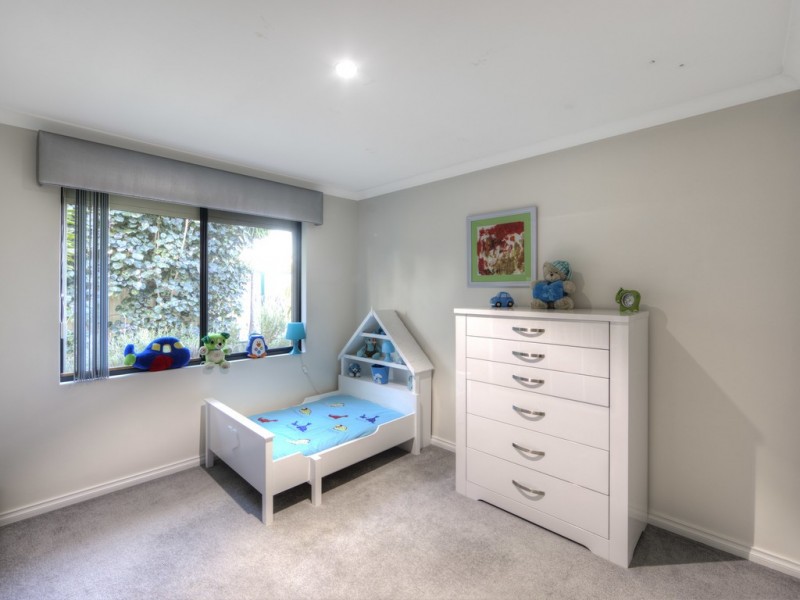 2 Kew Way, Success WA 6164