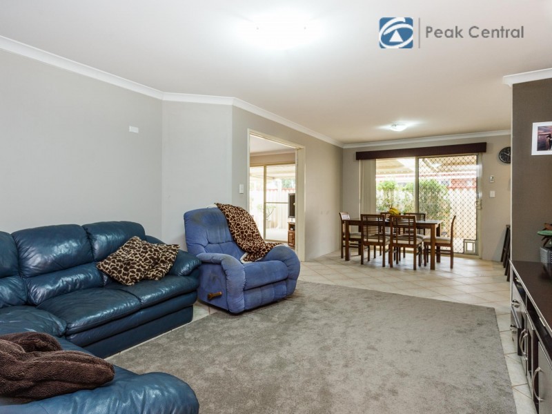 6 Charm Way, Atwell WA 6164