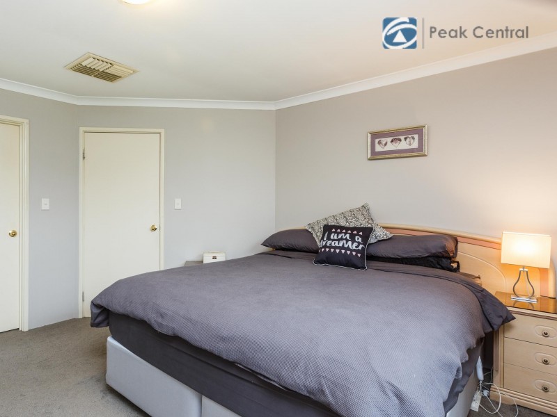 6 Charm Way, Atwell WA 6164