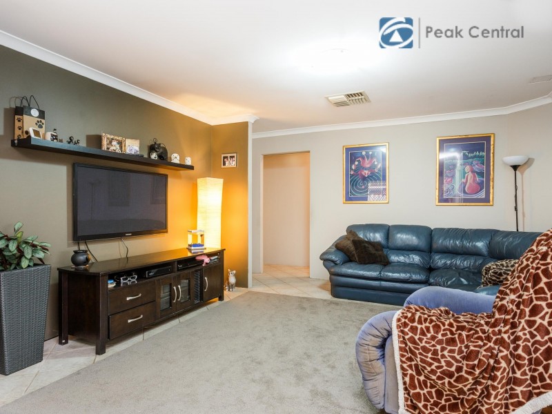 6 Charm Way, Atwell WA 6164
