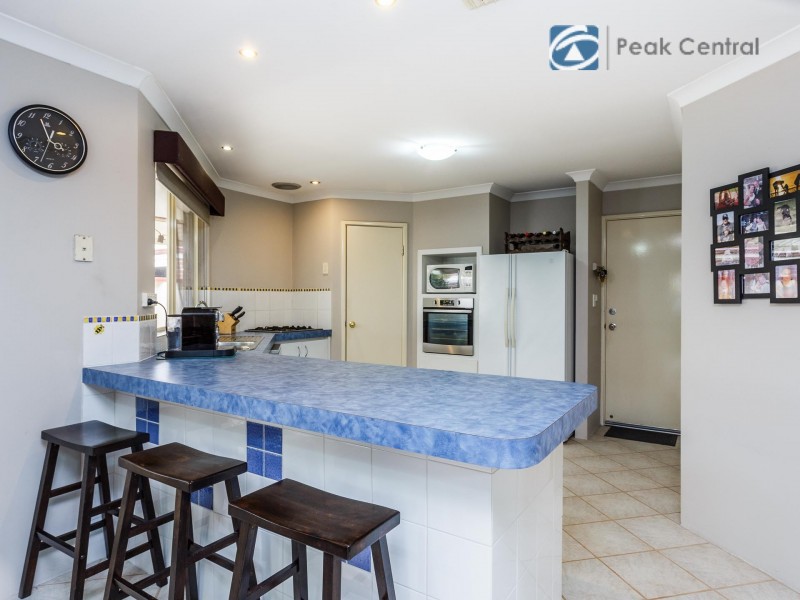 6 Charm Way, Atwell WA 6164