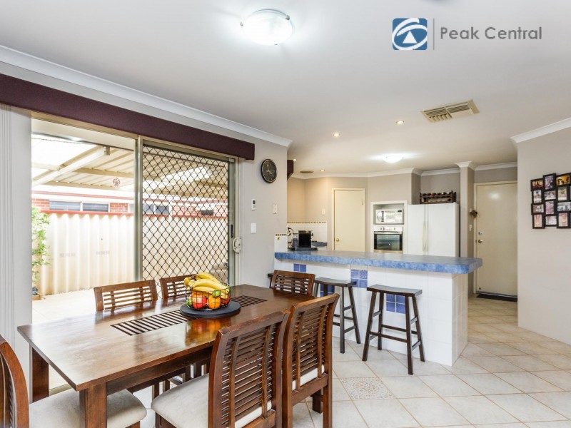 6 Charm Way, Atwell WA 6164