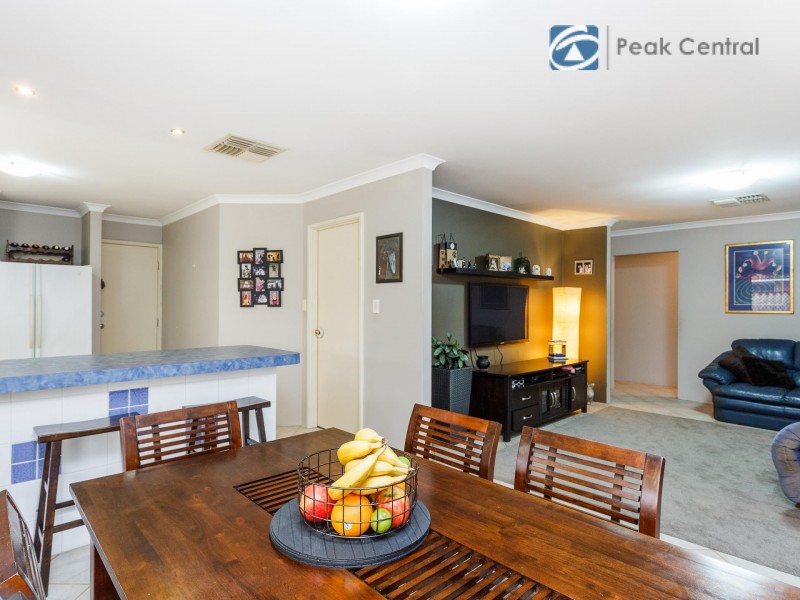 6 Charm Way, Atwell WA 6164