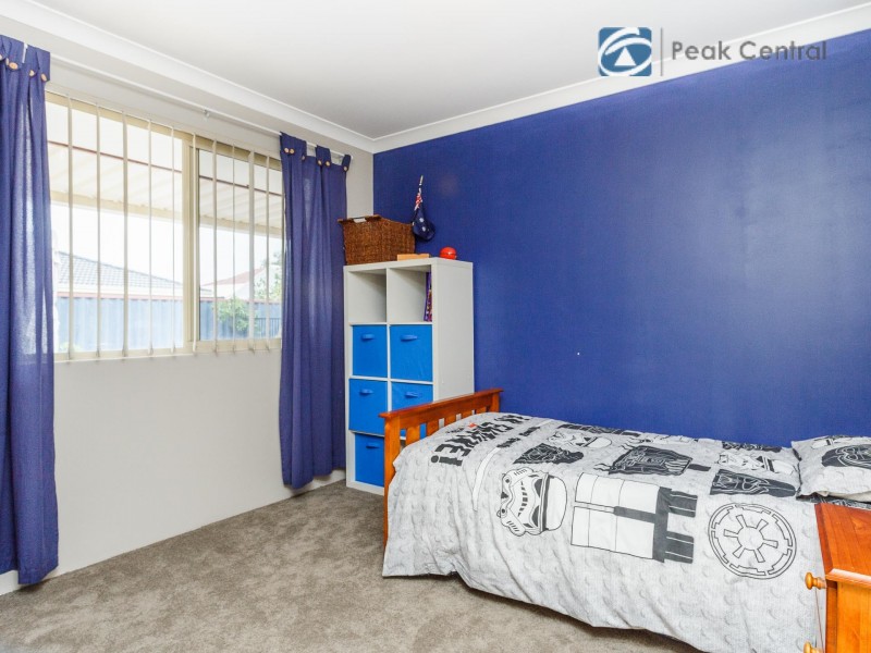 6 Charm Way, Atwell WA 6164