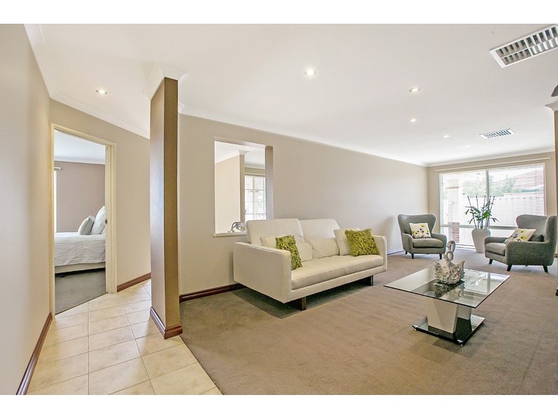 21 Glenmaggie Circuit, Success WA 6164