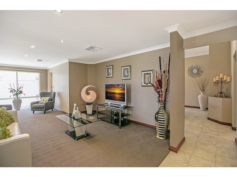 21 Glenmaggie Circuit, Success WA 6164