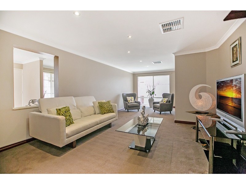21 Glenmaggie Circuit, Success WA 6164