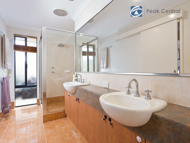 13 Jurien Way, Hammond Park WA 6164