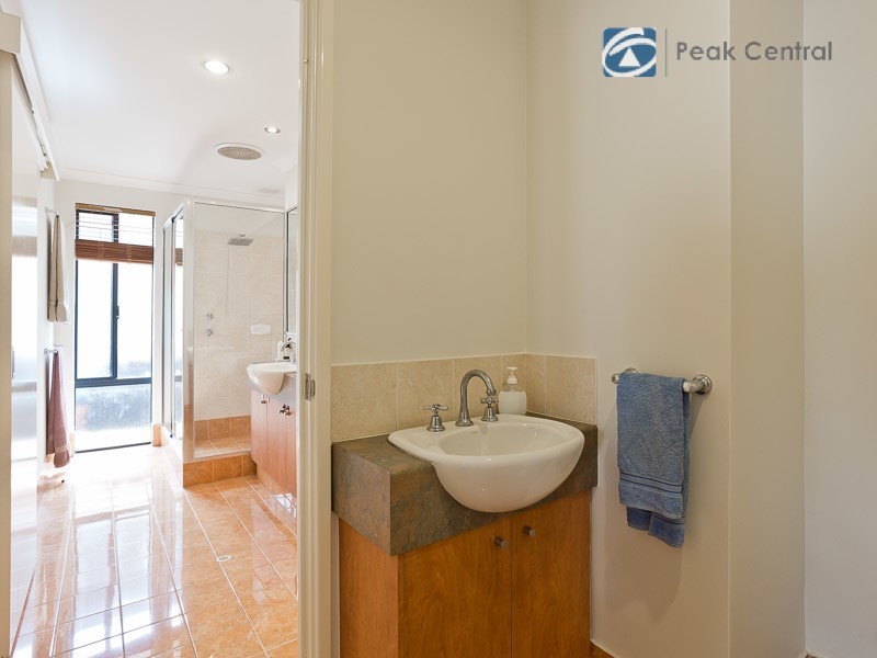 13 Jurien Way, Hammond Park WA 6164