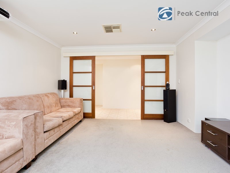 13 Jurien Way, Hammond Park WA 6164