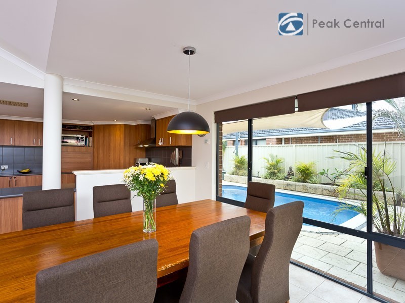 13 Jurien Way, Hammond Park WA 6164