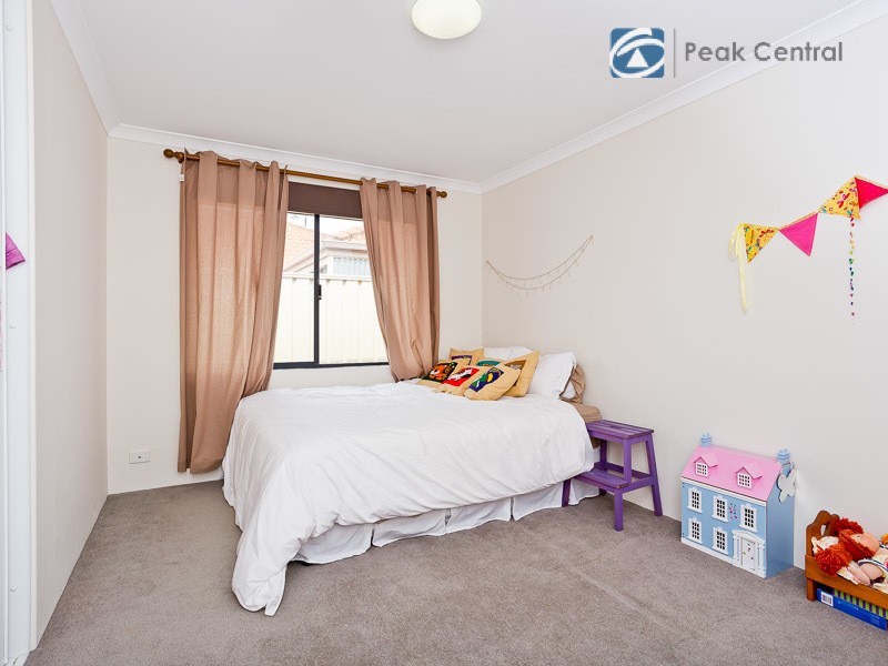 13 Jurien Way, Hammond Park WA 6164