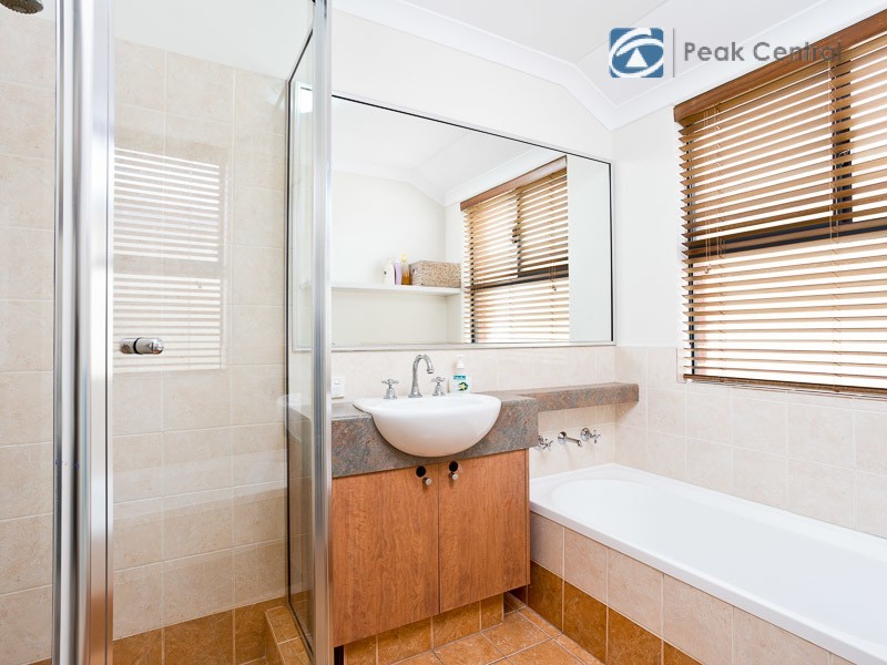 13 Jurien Way, Hammond Park WA 6164