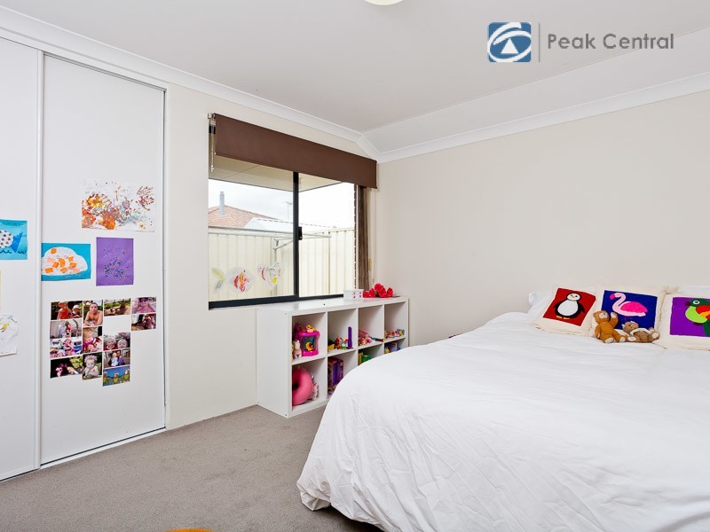 13 Jurien Way, Hammond Park WA 6164