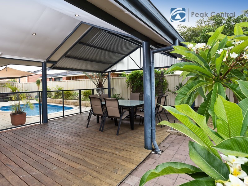 13 Jurien Way, Hammond Park WA 6164