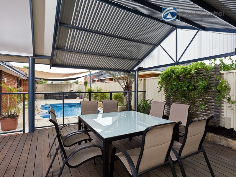 13 Jurien Way, Hammond Park WA 6164