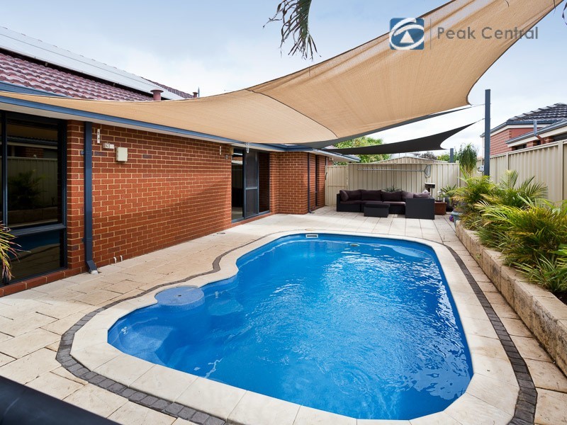 13 Jurien Way, Hammond Park WA 6164