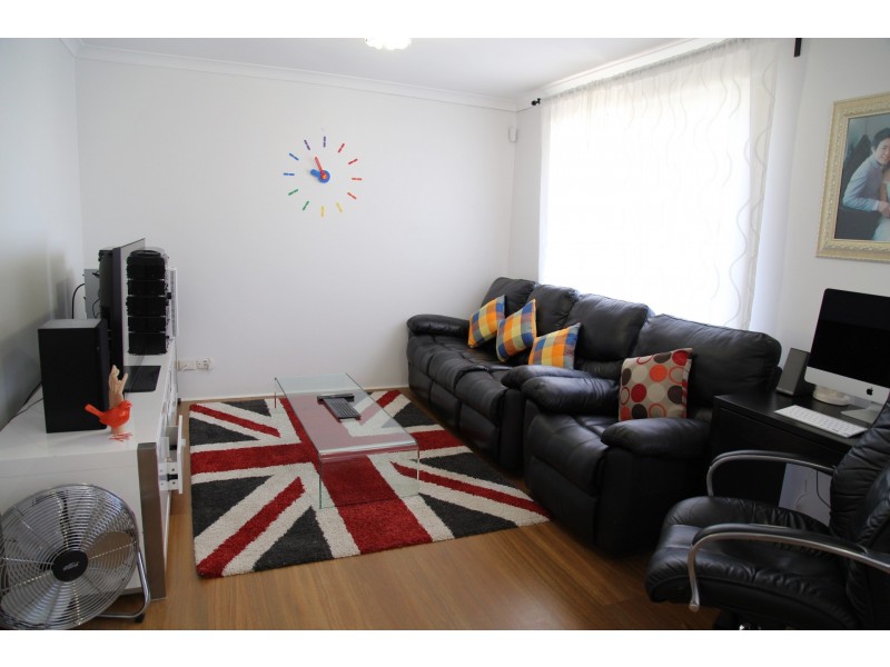 2 Schaffers Place, Thornlie WA 6108