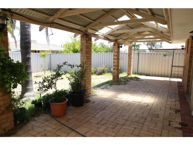 2 Schaffers Place, Thornlie WA 6108