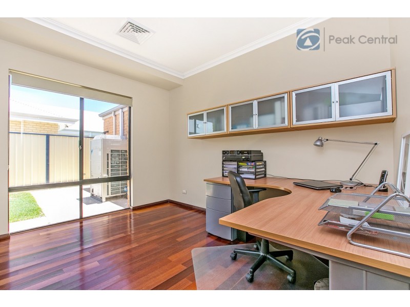 17 Columbus Loop, Success WA 6164