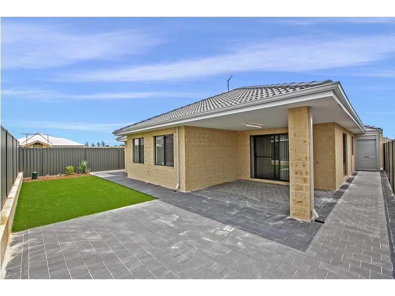 16 Clementine Boulevard, Banjup WA 6164
