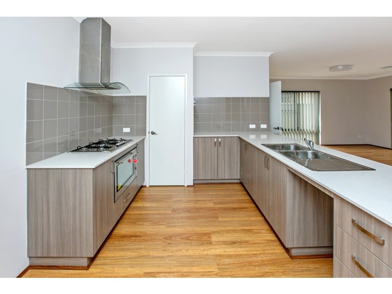 16 Clementine Boulevard, Banjup WA 6164