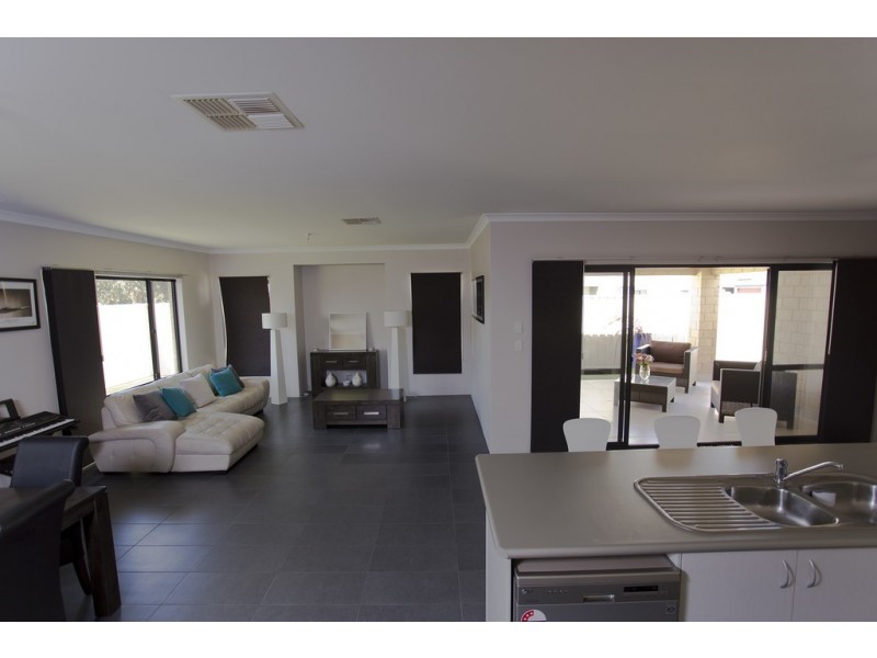 36 Jacksonia Promenade, Success WA 6164