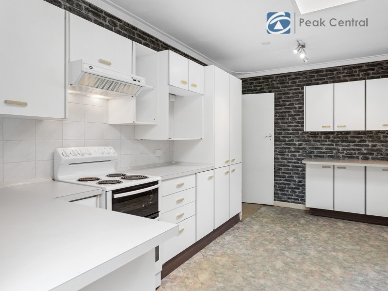 18 Crossford Street, Thornlie WA 6108