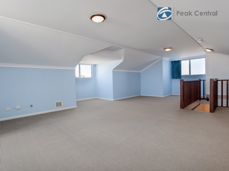 4 Howe Close, San Remo WA 6210