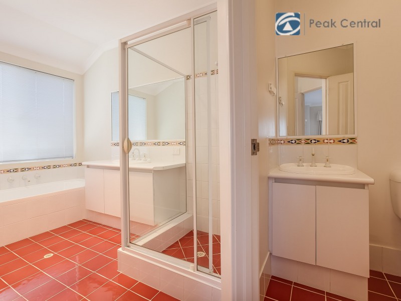 4 Howe Close, San Remo WA 6210