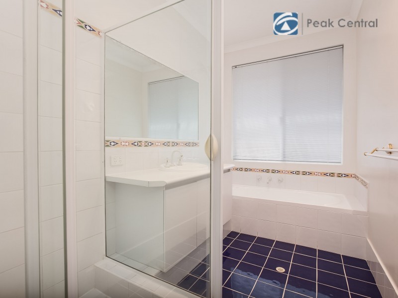 4 Howe Close, San Remo WA 6210