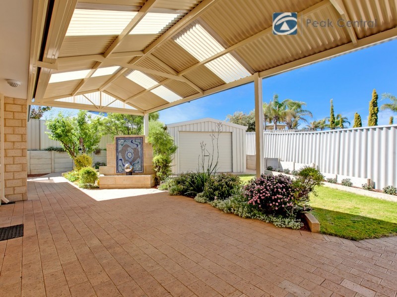 4 Howe Close, San Remo WA 6210