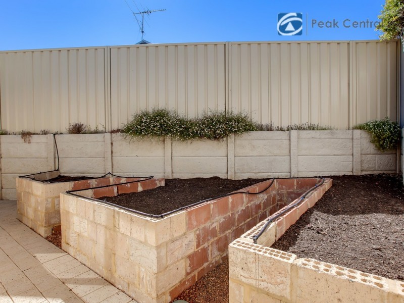 4 Howe Close, San Remo WA 6210