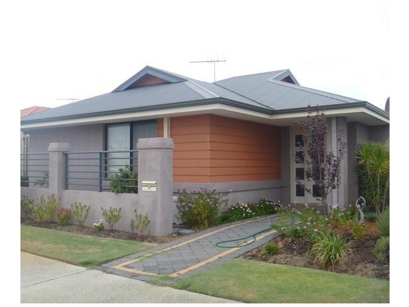 17 Yarra Promenade, Hammond Park WA 6164