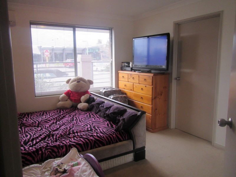 17 Yarra Promenade, Hammond Park WA 6164