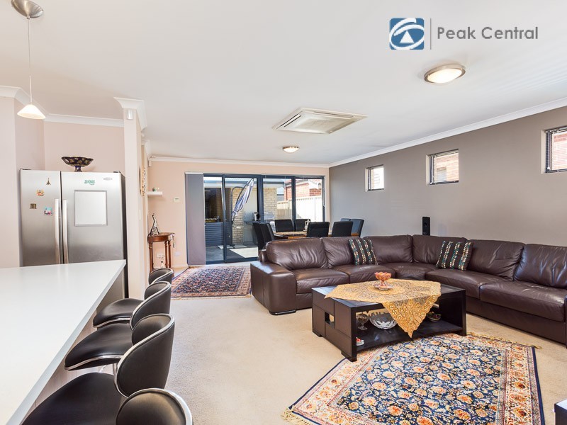 U4/1 Jardine Street, Success WA 6164