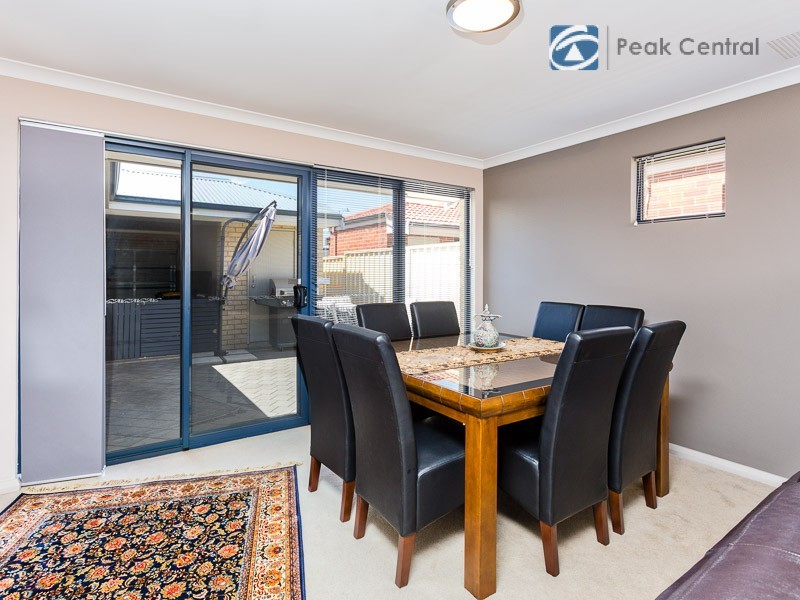 U4/1 Jardine Street, Success WA 6164