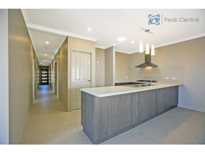 18 Cordata Avenue, Wandi WA 6167