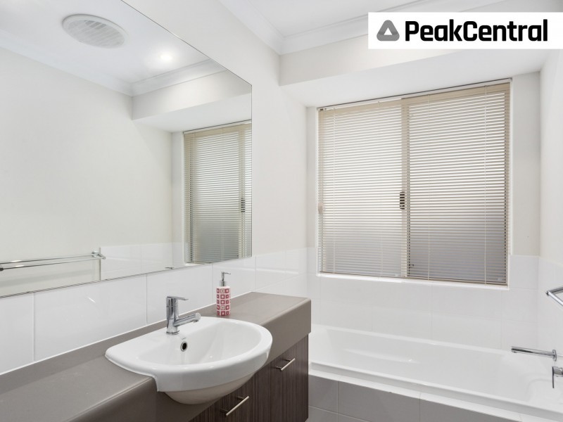 1/27 Barfield Road, Hammond Park WA 6164