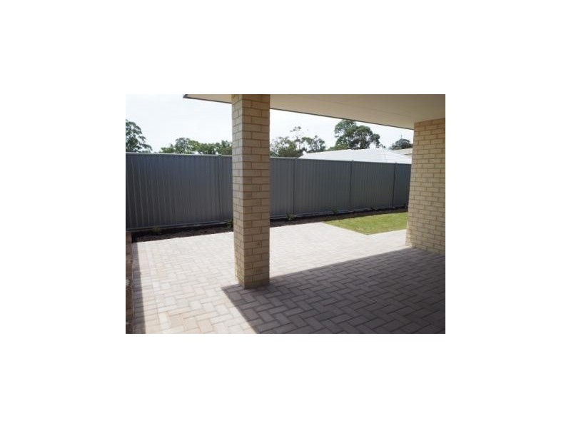32 Needlewood Loop, Wandi WA 6167