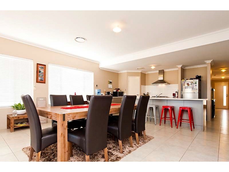 53 Daviesia Turn, Success WA 6164