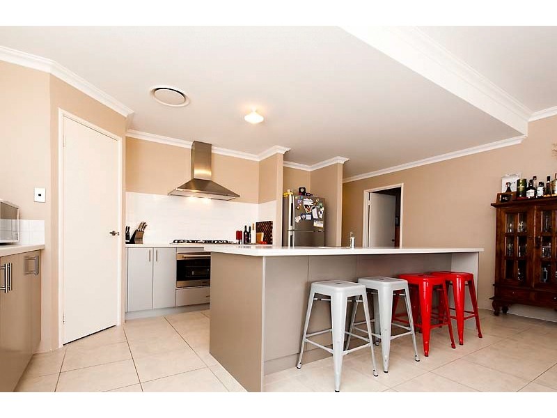 53 Daviesia Turn, Success WA 6164