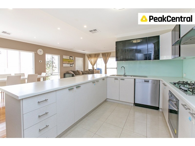 25 Mohan Loop, Hammond Park WA 6164